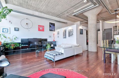 Photo 5 at 217 - 637 Lake Shore Boulevard W, Niagara, Toronto