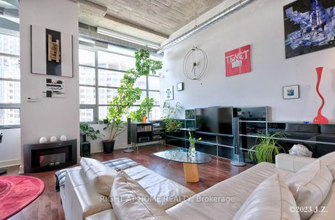 Photo 6 at 217 - 637 Lake Shore Boulevard W, Niagara, Toronto