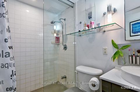 Photo 8 at 217 - 637 Lake Shore Boulevard W, Niagara, Toronto