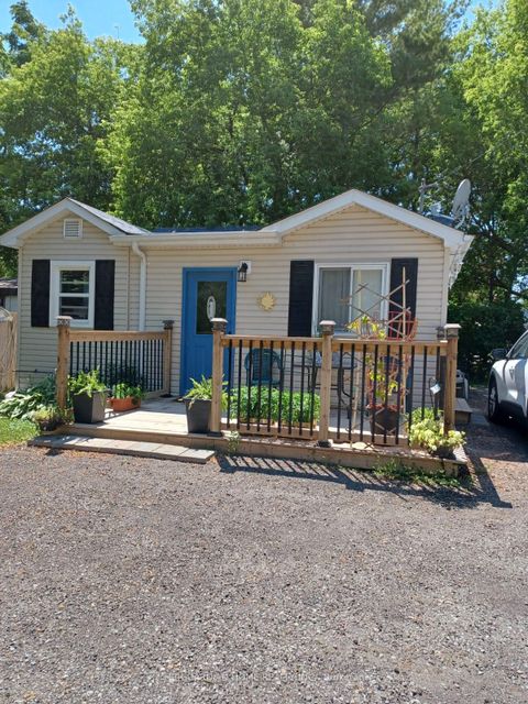 Photo 1 at 28 & 30 Thompson Drive, Sutton & Jackson's Point, Georgina