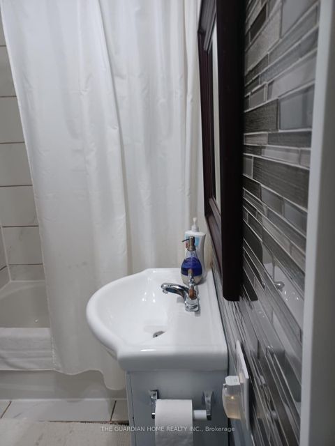 Photo 13 at 28 & 30 Thompson Drive, Sutton & Jackson's Point, Georgina