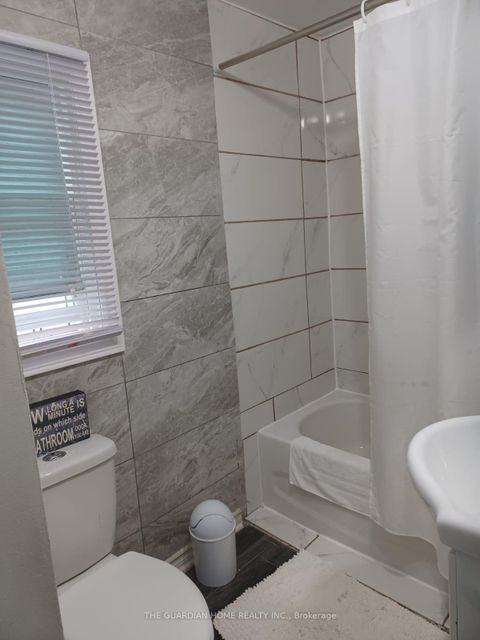 Photo 14 at 28 & 30 Thompson Drive, Sutton & Jackson's Point, Georgina