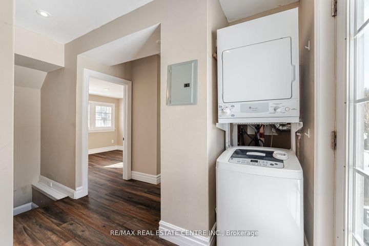 Photo 10 at 174 Victoria Street, Bram West, Brampton