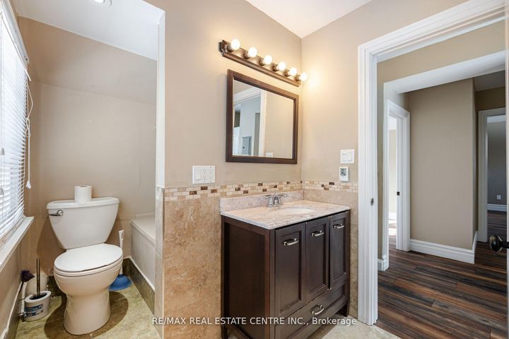 Photo 14 at 174 Victoria Street, Bram West, Brampton