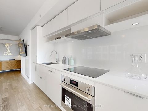 Photo 10 at 716 - 5 Soudan Avenue, Mount Pleasant West, Toronto