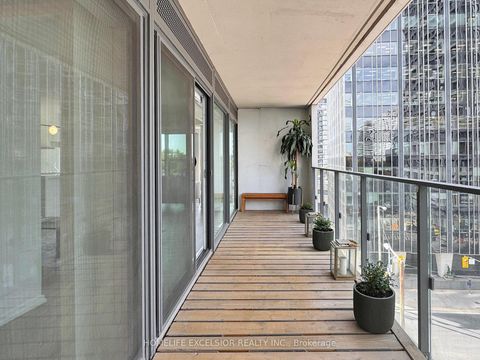 Photo 25 at 716 - 5 Soudan Avenue, Mount Pleasant West, Toronto