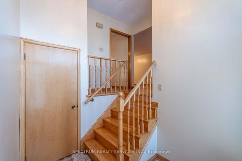 Photo 6 at 27 Clubhouse Court, Jane Heights, Toronto