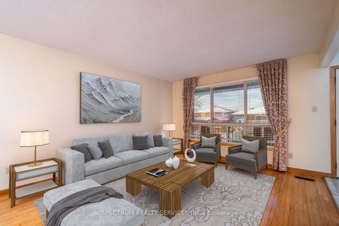 Photo 11 at 27 Clubhouse Court, Jane Heights, Toronto