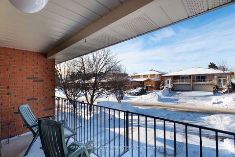 Photo 13 at 27 Clubhouse Court, Jane Heights, Toronto