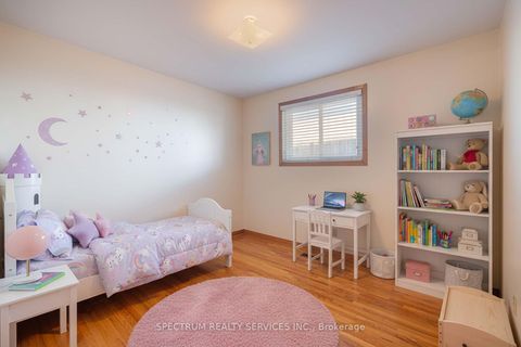 Photo 26 at 27 Clubhouse Court, Jane Heights, Toronto