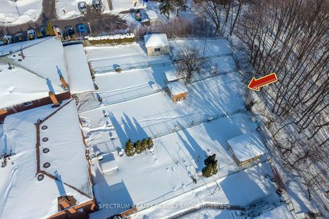 Photo 39 at 27 Clubhouse Court, Jane Heights, Toronto