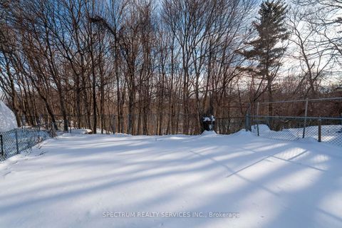 Photo 43 at 27 Clubhouse Court, Jane Heights, Toronto