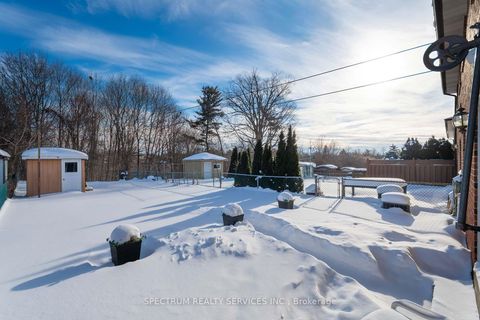 Photo 46 at 27 Clubhouse Court, Jane Heights, Toronto