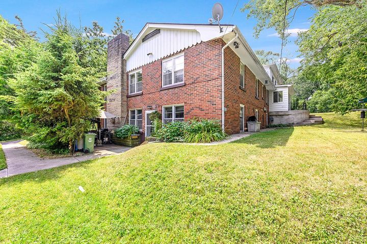 Photo 1 at 18 Sullivan's Lane, Dundas, Hamilton