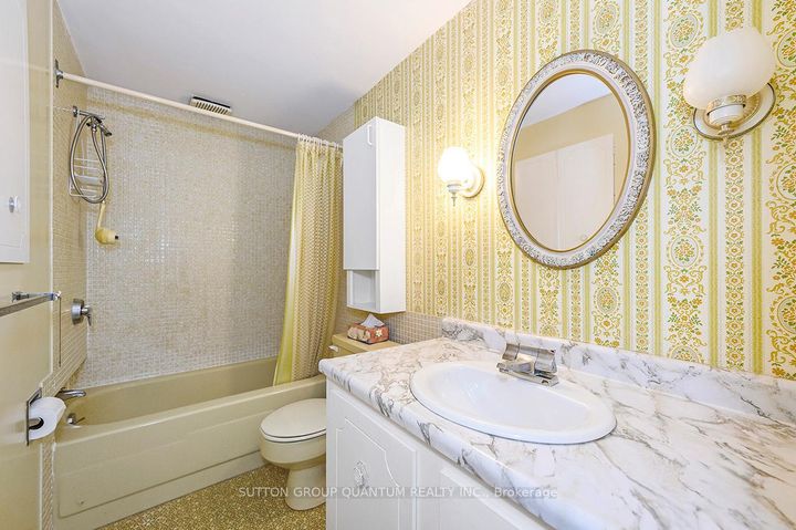 Photo 8 at 18 Sullivan's Lane, Dundas, Hamilton