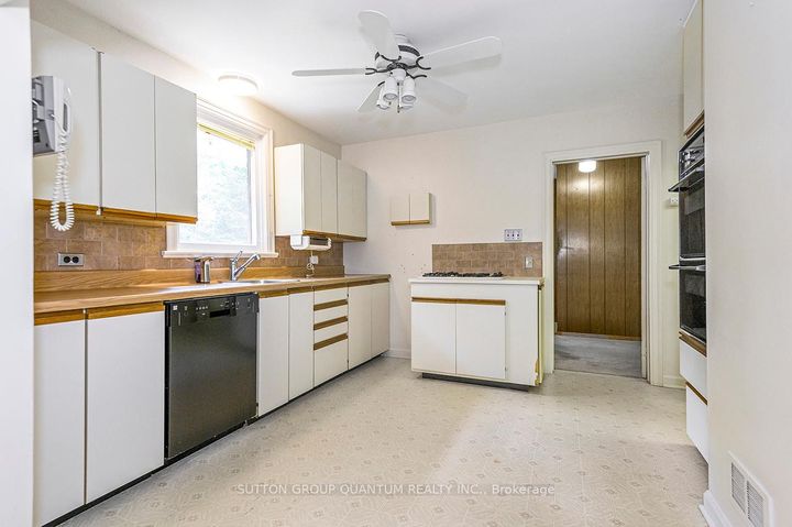 Photo 11 at 18 Sullivan's Lane, Dundas, Hamilton