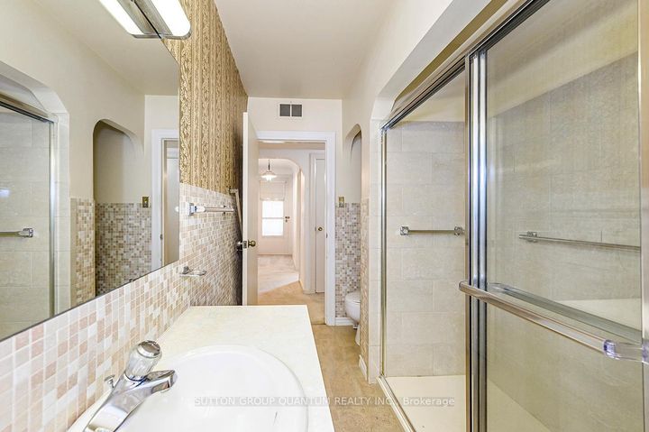 Photo 13 at 18 Sullivan's Lane, Dundas, Hamilton