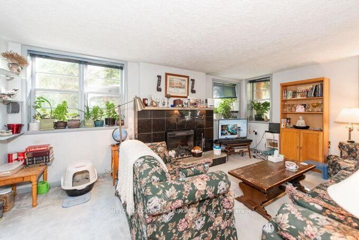 Photo 23 at 18 Sullivan's Lane, Dundas, Hamilton