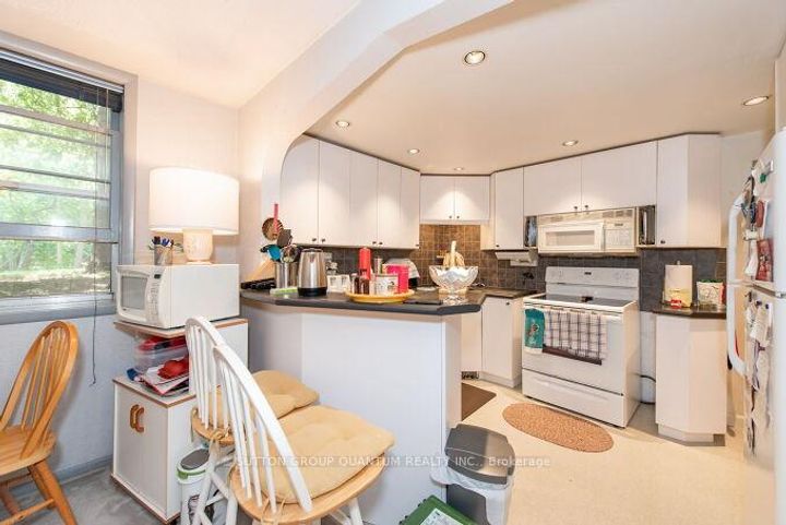 Photo 30 at 18 Sullivan's Lane, Dundas, Hamilton