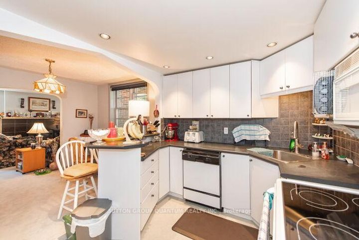 Photo 32 at 18 Sullivan's Lane, Dundas, Hamilton