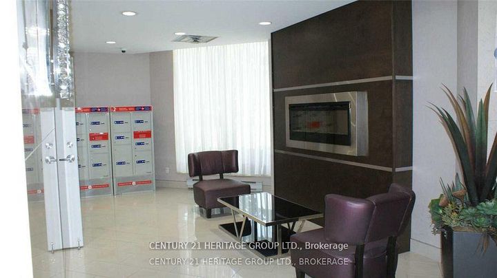 Photo 4 at 801 - 1500 Grazia Court, Rathwood, Mississauga