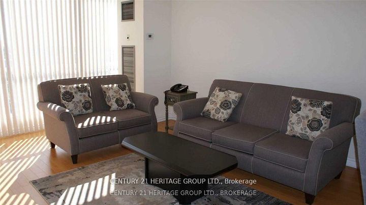 Photo 5 at 801 - 1500 Grazia Court, Rathwood, Mississauga