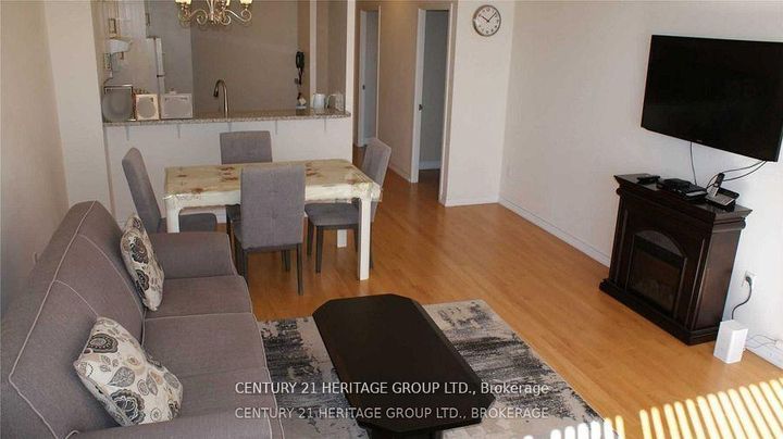 Photo 7 at 801 - 1500 Grazia Court, Rathwood, Mississauga