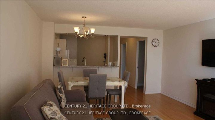 Photo 8 at 801 - 1500 Grazia Court, Rathwood, Mississauga