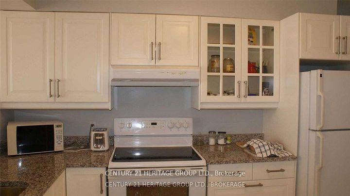 Photo 12 at 801 - 1500 Grazia Court, Rathwood, Mississauga