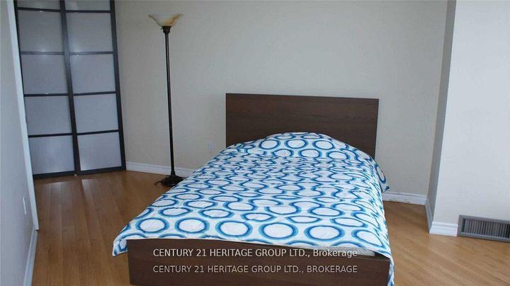 Photo 19 at 801 - 1500 Grazia Court, Rathwood, Mississauga