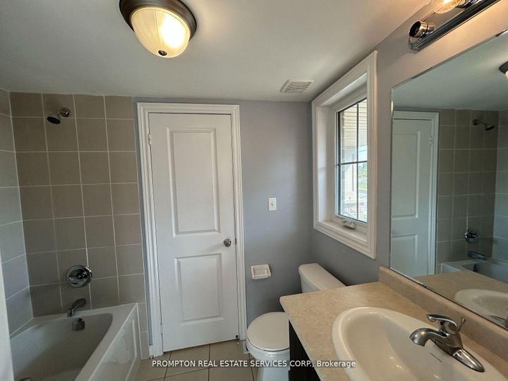 Photo 5 at 1 Fresnel Road, Northwest Brampton, Brampton