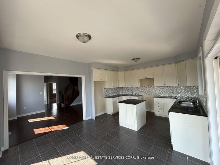 Photo 13 at 1 Fresnel Road, Northwest Brampton, Brampton