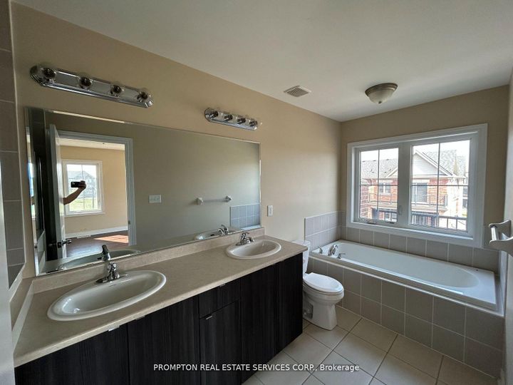 Photo 26 at 1 Fresnel Road, Northwest Brampton, Brampton