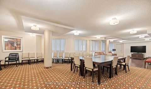 Photo 5 at 314 - 326 Major Mackenzie Drive E, Crosby, Richmond Hill