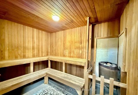 Photo 8 at 314 - 326 Major Mackenzie Drive E, Crosby, Richmond Hill