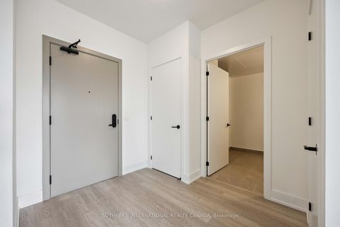 Photo 4 at 405 - 2075 King Road, King City, King