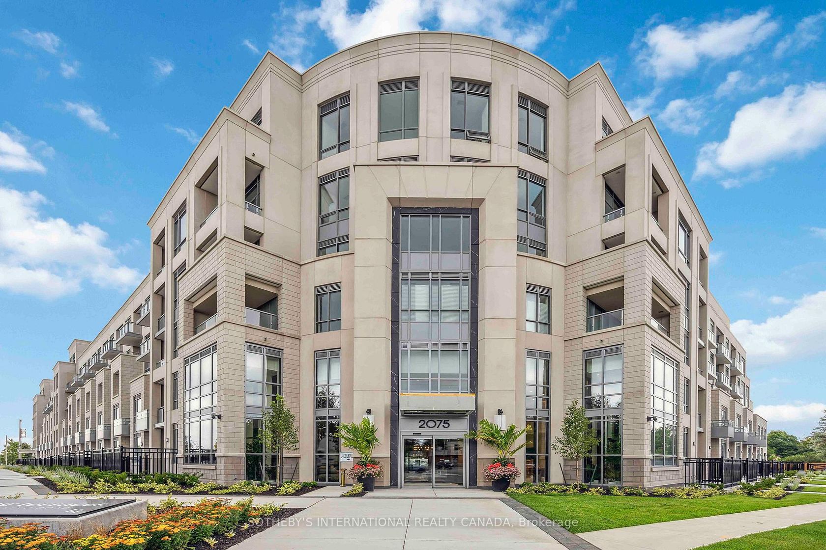 405 - 2075 King Road, King City, King photo number 2