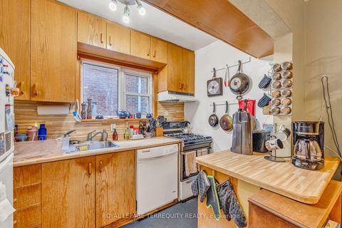 Photo 6 at 51 Claxton Boulevard, Cedarvale, Toronto