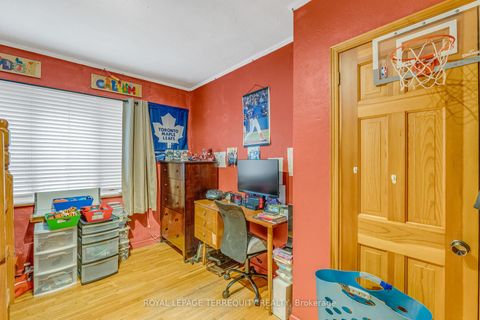 Photo 8 at 51 Claxton Boulevard, Cedarvale, Toronto