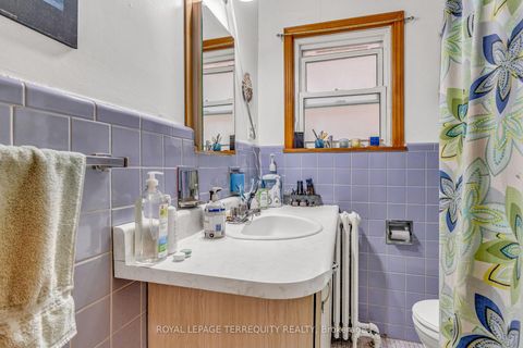 Photo 9 at 51 Claxton Boulevard, Cedarvale, Toronto
