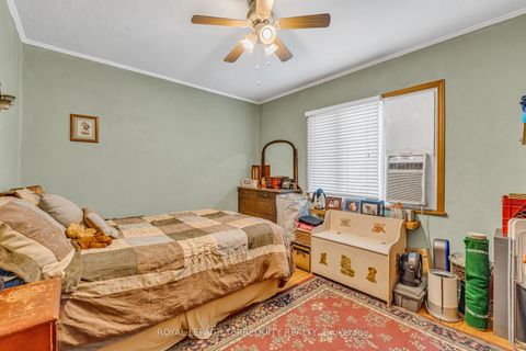 Photo 11 at 51 Claxton Boulevard, Cedarvale, Toronto