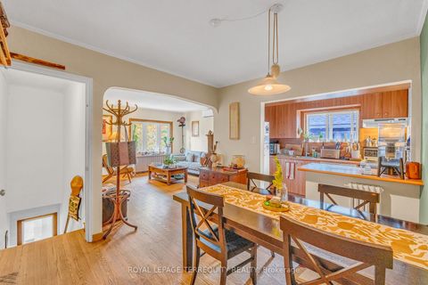 Photo 17 at 51 Claxton Boulevard, Cedarvale, Toronto