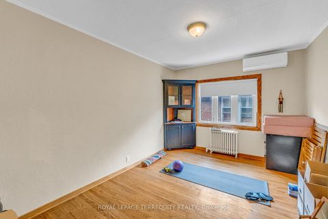 Photo 18 at 51 Claxton Boulevard, Cedarvale, Toronto