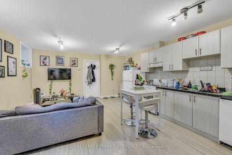 Photo 21 at 51 Claxton Boulevard, Cedarvale, Toronto