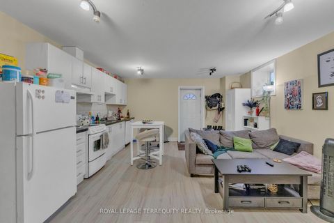 Photo 25 at 51 Claxton Boulevard, Cedarvale, Toronto