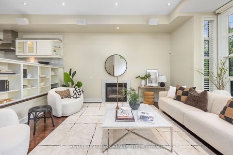 Photo 2 at 29B Beechwood Drive, Broadview North, Toronto