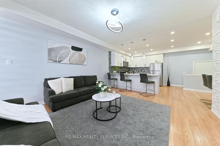 Photo 6 at 21 - 9430 The Gore Road, Bram East, Brampton