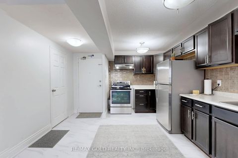 Photo 16 at 711 - 40 Panorama Court, Jamestown, Toronto