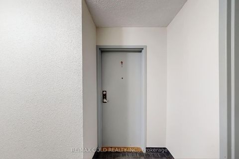 Photo 40 at 711 - 40 Panorama Court, Jamestown, Toronto