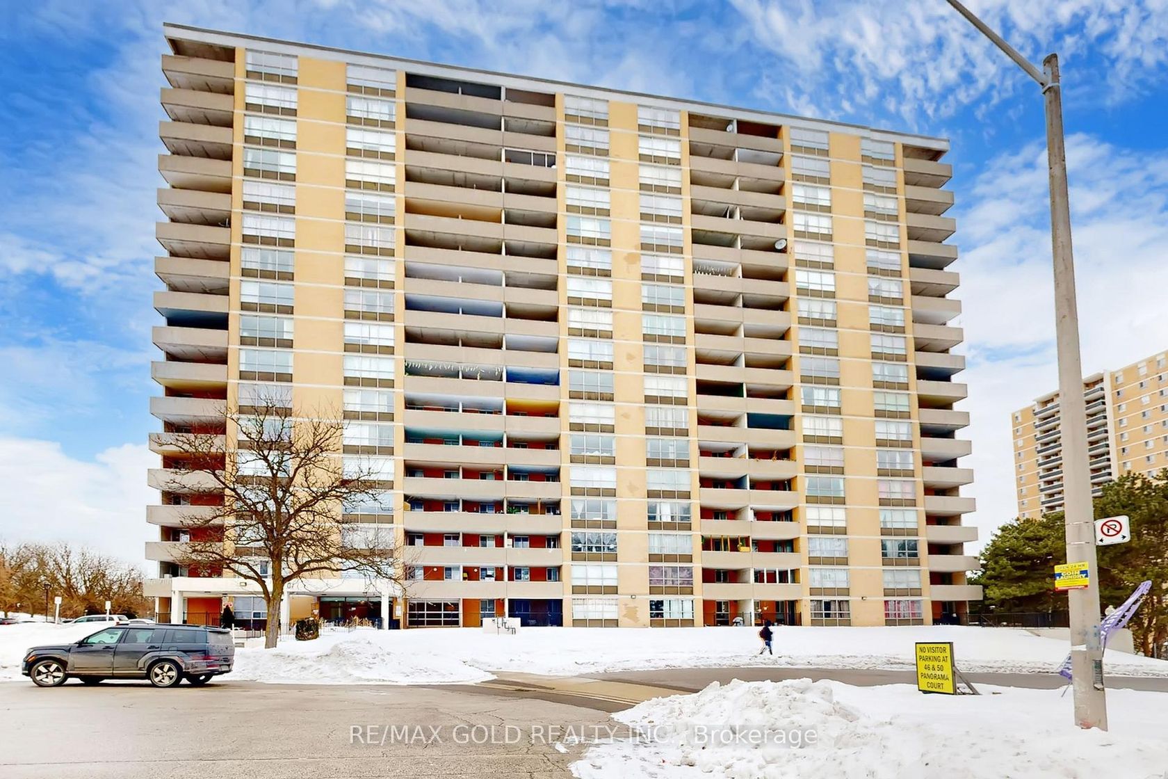 711 - 40 Panorama Court, Jamestown, Toronto 